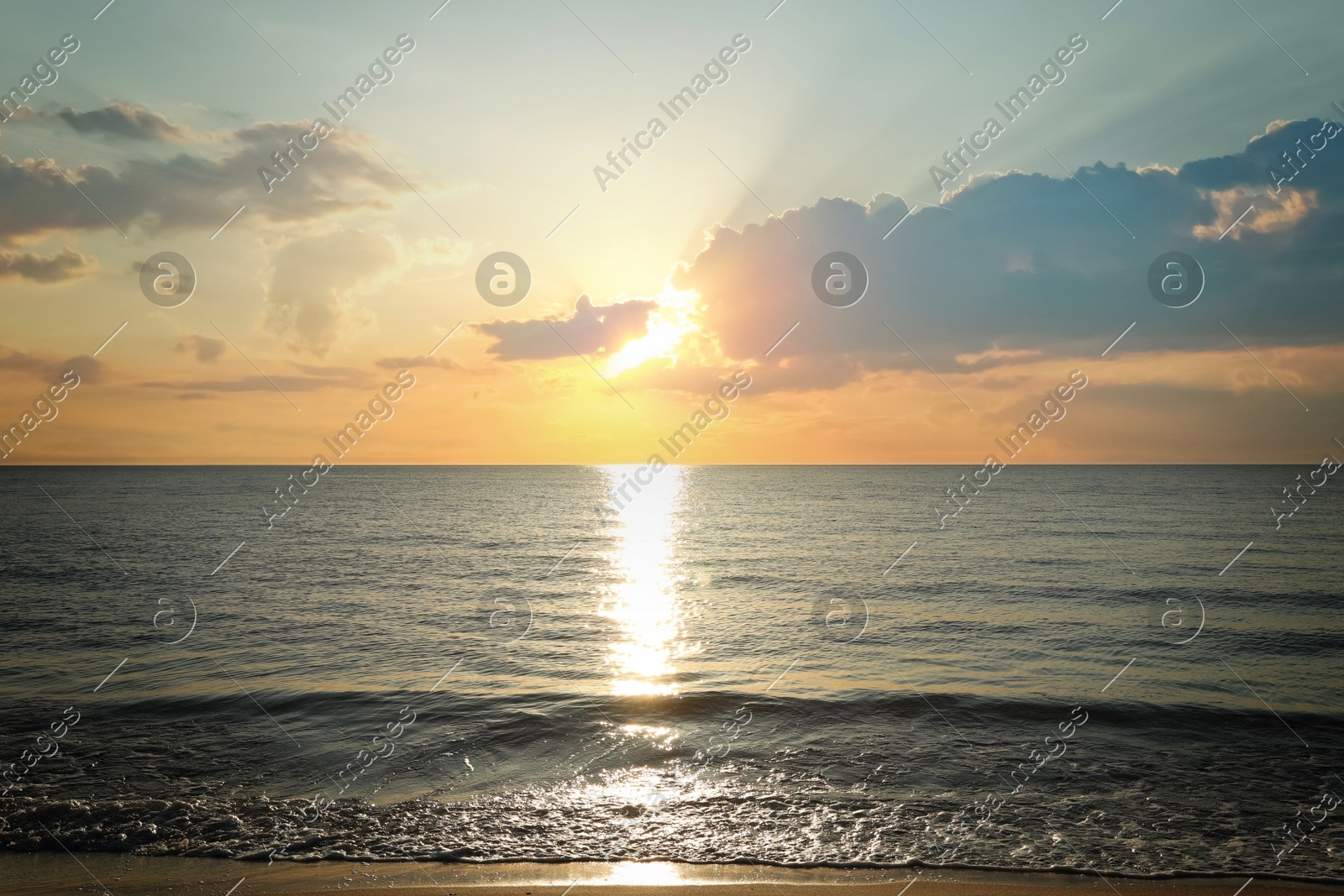 Picturesque view of beautiful sea at sunset Photo of Picturesque view of beautiful sea at sunset